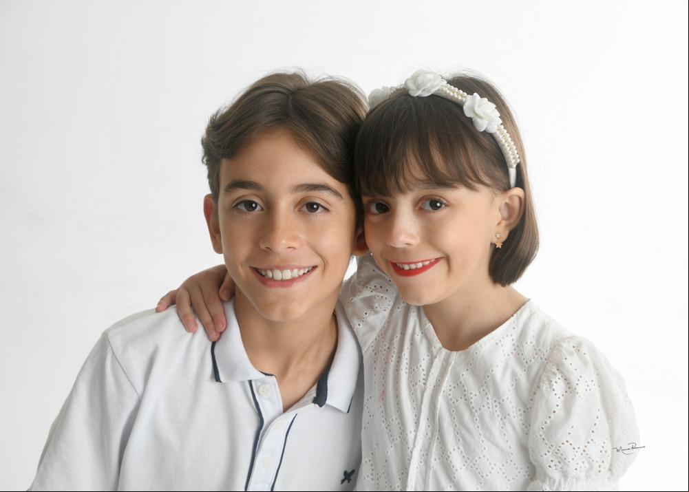 Matheus Freitas Cunha de Alves e Milena Freitas Cunha de Alves enfeitando a coluna de hoje (Foto/MARISE ROMANO)