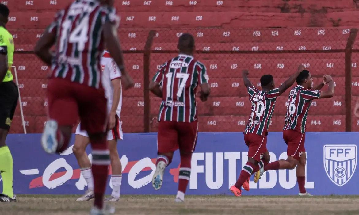 Moleques de Xerém derrotaram a Linense por 2 a 0 (Foto/Leonardo Brasil/Fluminense)