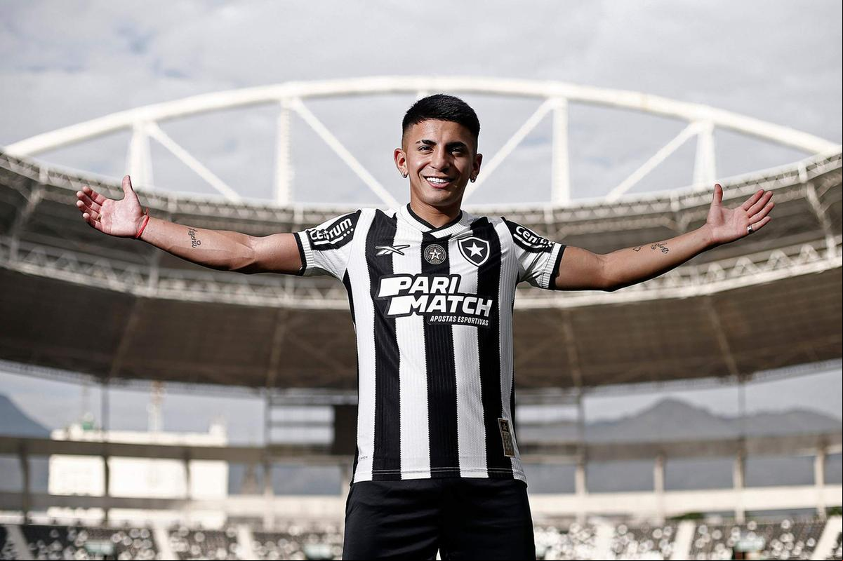 "Agora é hora de seguir em frente com um novo desafio, mas saibam que ganharam um torcedor para a vida toda", disse Almada (Foto/Vitor Silva/BFR)