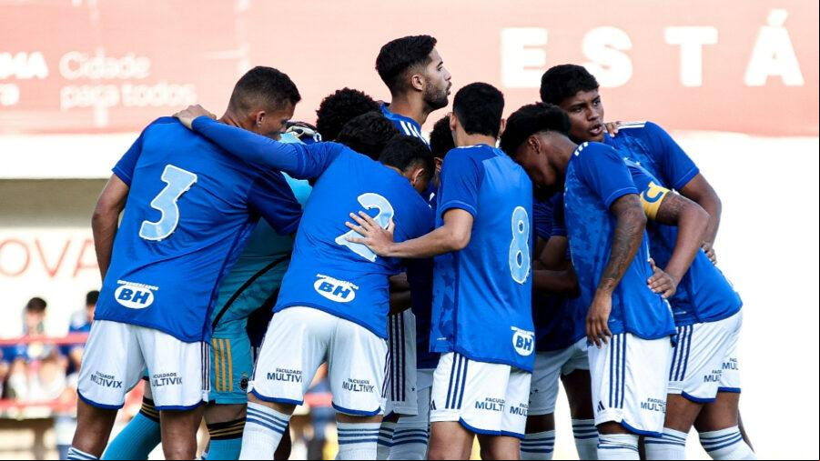 Meninos do Cruzeiro tiveram muitas dificuldades ontem pela Copinha (Foto/Gustavo Martins/Cruzeiro)