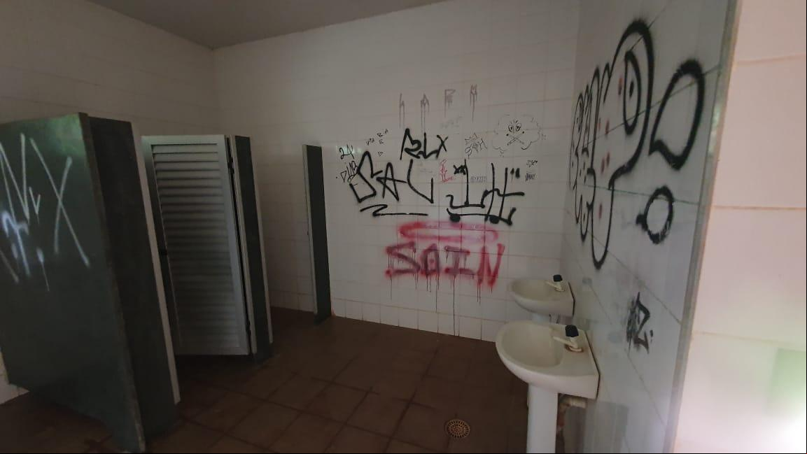 Parque das Acácias é alvo de vandalismo frequentemente e a direção da Funel analisa a possibilidade de terceirizar a segurança do local (Foto/Arquivo)