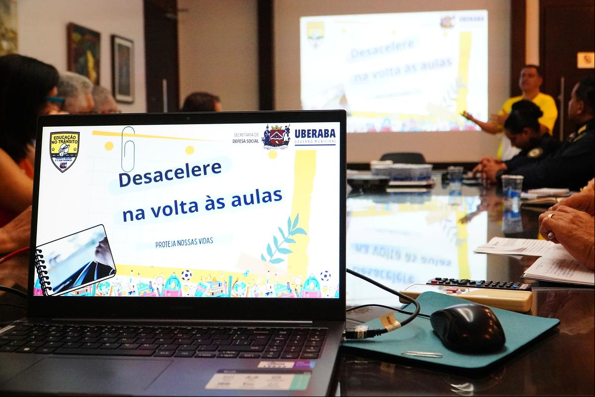 Reunião marcou a preparação para a volta às aulas (Foto/Lílian Veronezi/PMU)