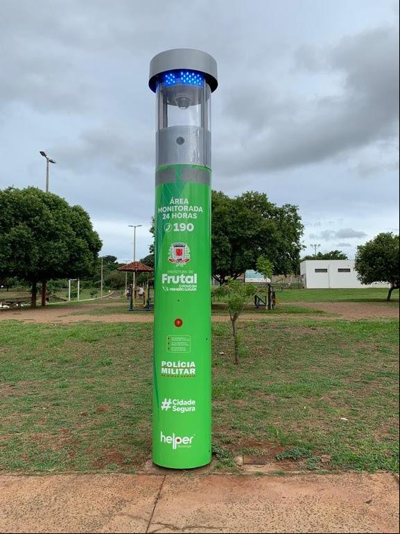 Os totens têm câmeras 360º e interfones que, em caso de roubo, furto e demais emergências, é possível acionar e falar, em tempo real, com os policiais (Foto/Divulgação)