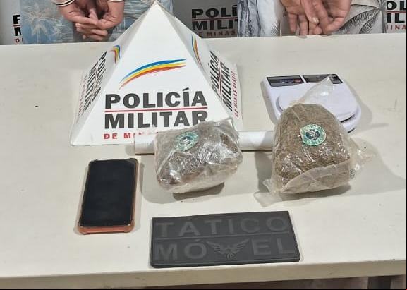 A mulher, presa em Araxá, disse aos policiais sobre a existência de drogas em sua casa, em Uberaba, onde os irmãos dela foram presos (Foto/Divulgação)
