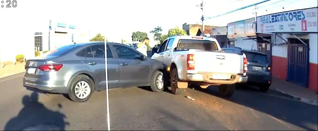 Apesar do acidente, nenhum dos envolvidos sofreu ferimentos (Foto/Divulgação)