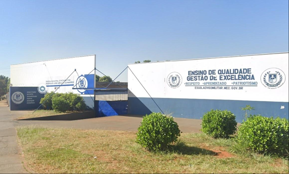 Fato aconteceu na Escola Municipal Cívico-Militar José Geraldo Guimarães, onde o diretor teria sido acionado para resolver um problema relacionado a lugares no ônibus escolar (Foto/Reprodução)