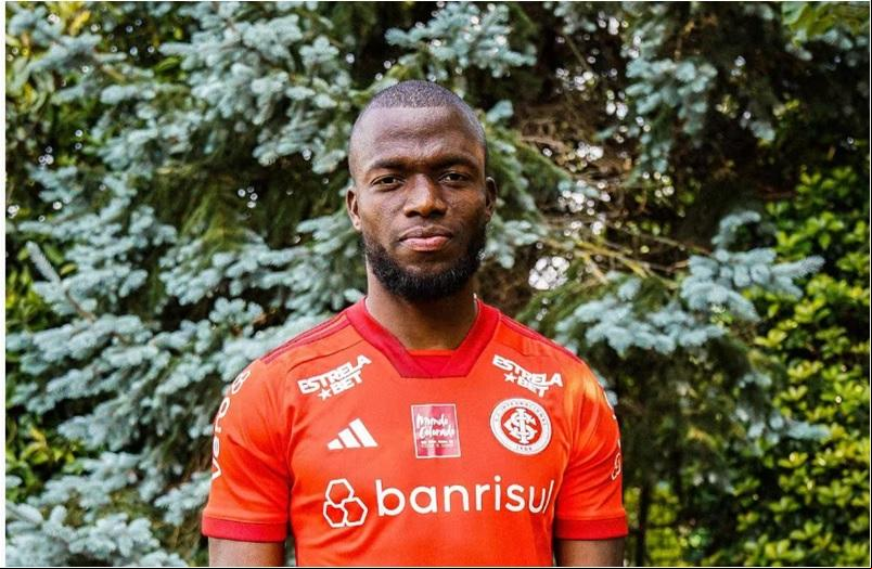 Mais uma vez Valencia marcou para o Internacional deixando o placar igual para os dois times (Foto/Eduardo Schemes/Internacional)