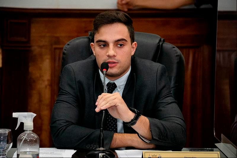 Vereador Caio Godoi afirmou que a legislação agora sancionada pode inclusive viabilizar parcerias para o custeio da reforma do Cine Teatro Vera Cruz (Foto/Rodrigo Garcia/PMU)