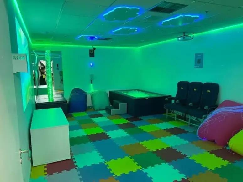 O projeto foi desenvolvido em parceria com a empresa Neurobrinq, especializada na criação de ambientes sensoriais terapêuticos (Foto/Aena/Divulgação)