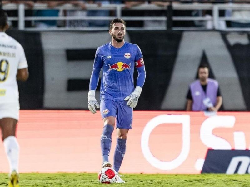 O goleiro Cleiton do Bragantino foi o nome do jogo de ontem (Foto/ogol.com)