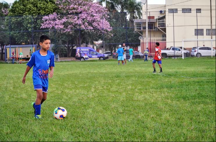 Prefeitura entregou revitalização do campo de futebol no Alfredo Freire em 2025 (Foto/Lílian Veronezzi – PMU)