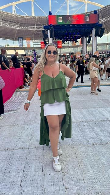 Dra Nathália Afonso aproveitou o feriado na cidade maravilhosa onde marcou presença no show do Thiaguinho, na famosa “Tardezinha” (Foto/Arquivo pessoal)