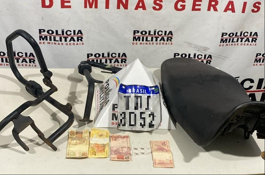 Peças de moto furtada foram localizadas na casa do suspeito, assim como drogas e dinheiro, possivelmente fruto do tráfico  (Foto/Divulgação)