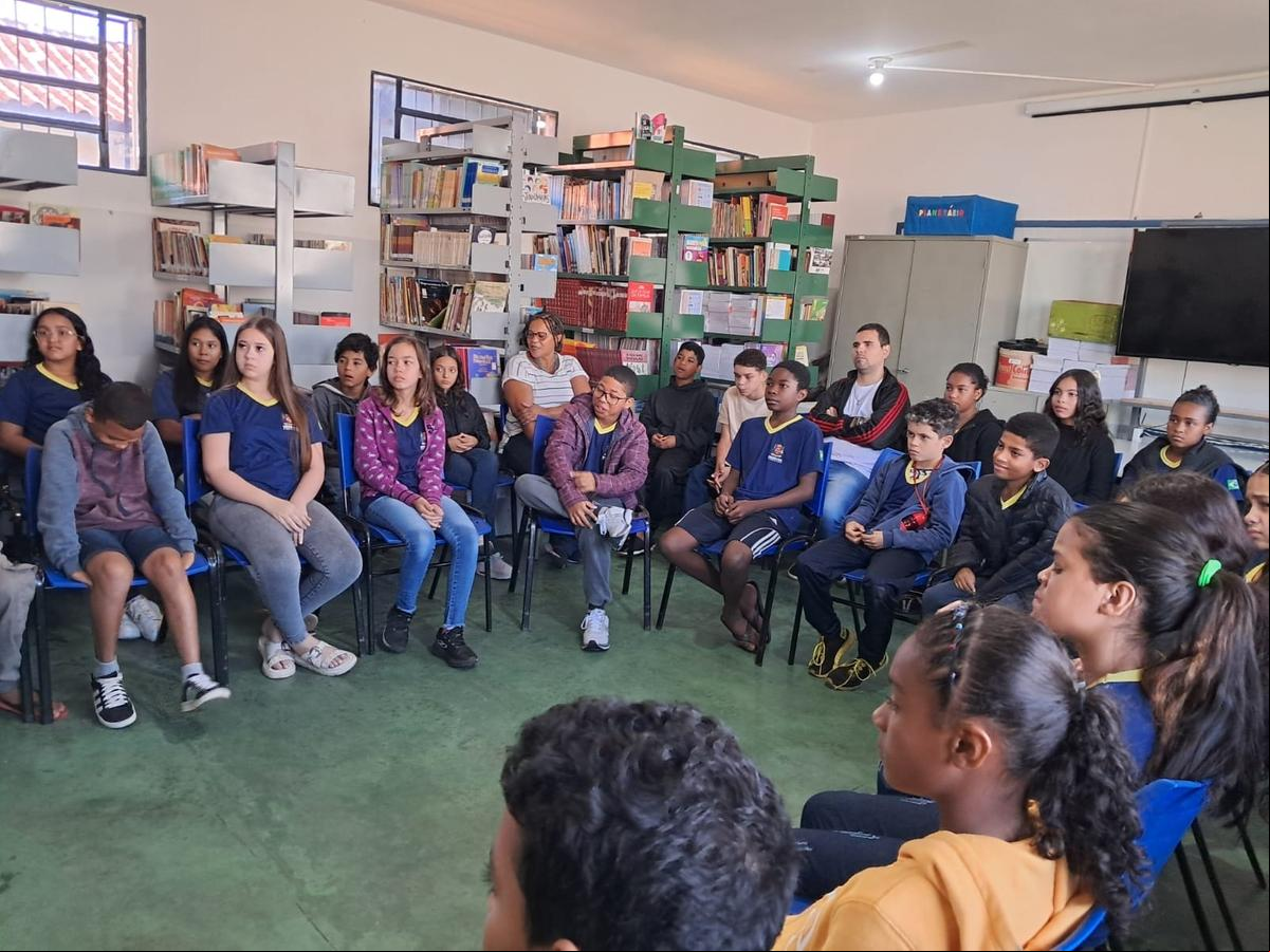 Alunos da Escola Municipal Norma Sueli Borges receberam equipe do Mário Palmério Hospital Universitário para atividades em torno da prevenção do abuso e exploração sexual de crianças e adolescentes  (Foto/Divulgação)