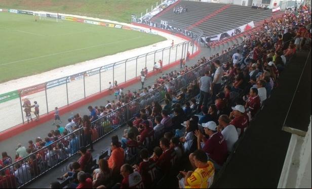 No Estádio Pedro Alves do Nascimento em Patrocínio, o USC conheceu sua segunda derrota no Módulo II (Foto/Reprodução)