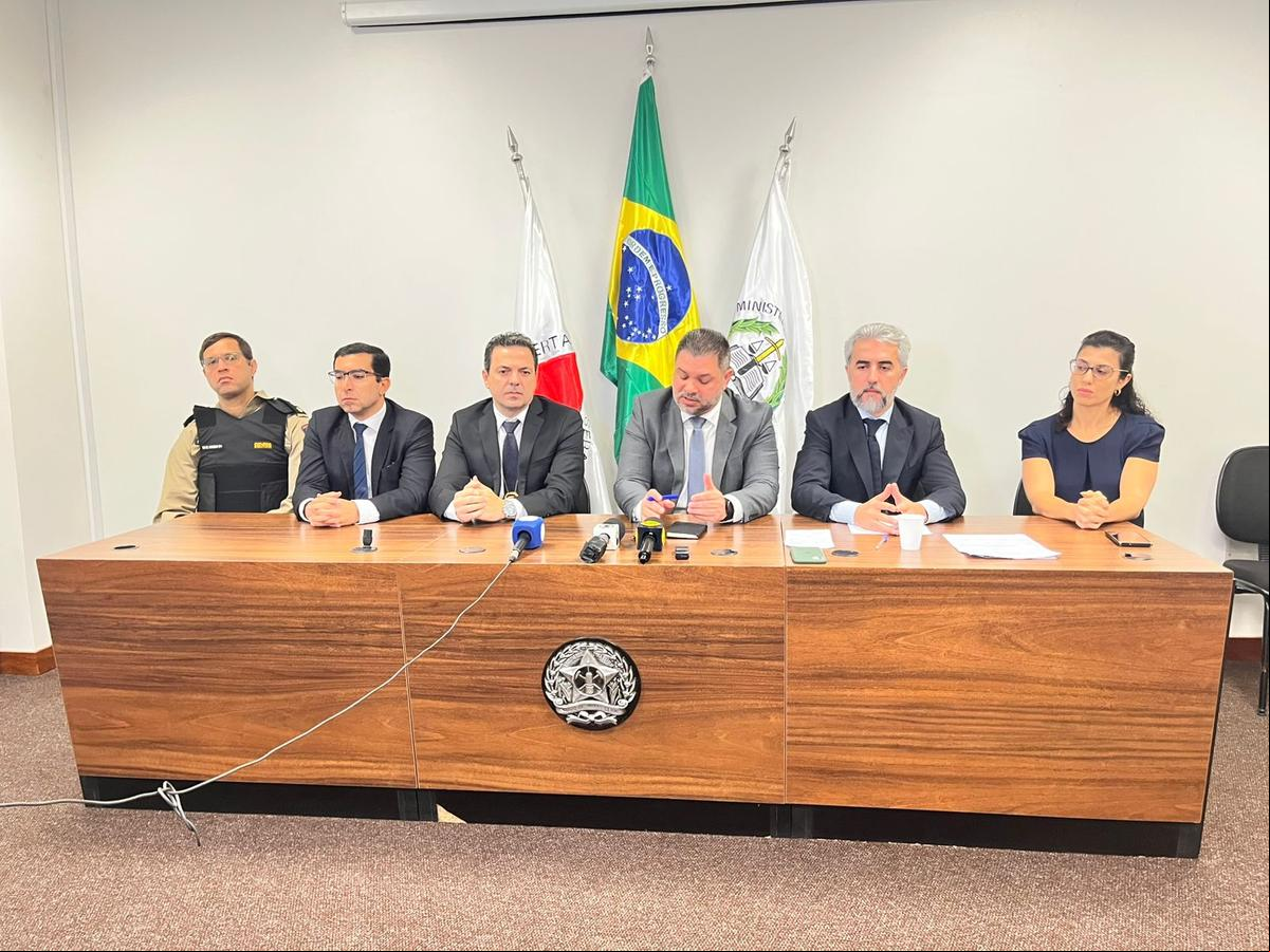 Durante a coletiva de imprensa nesta manhã, o promotor de Justiça de Defesa da Família de Uberaba, André Tuma pontuou que a vítima não tinha inimizades e descartou a prática de bullying (Foto/Joana Prata)