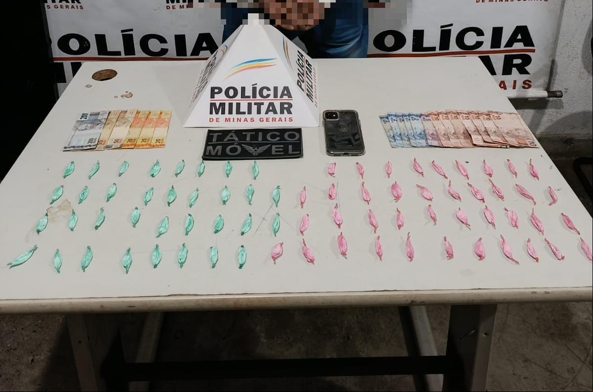 O suspeito foi preso em flagrante e conduzido à Delegacia de Plantão, juntamente com os materiais apreendidos. (Foto/Divulgação)