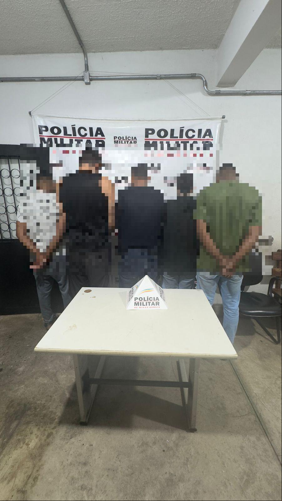 Os cinco suspeitos foram autuados por receptação e associação criminosa. (Foto/Divulgação)