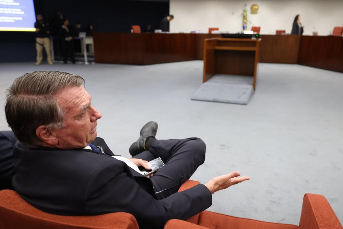 Jair Bolsonaro deve voltar como réu à Primeira Turma do STF, onde compareceu no recebimento de denúncia contra ele (Foto: Antonio Augusto/STF)