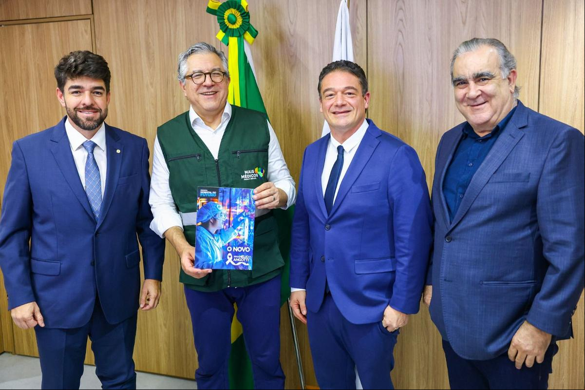 A reunião contou com a participação do deputado federal Zé Vitor (presidente da Comissão de Saúde da Câmara), do ex-deputado federal e CEO do projeto, Narcio Rodrigues, e do diretor do hospital, Felipe Toledo Rocha (Foto/Divulgação)