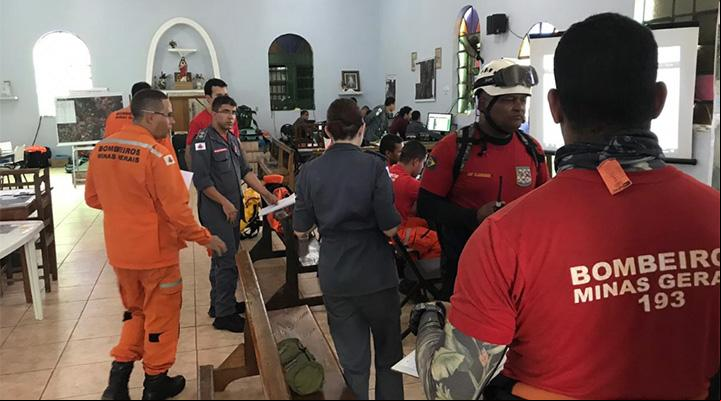 Bombeiros planejam ações para buscas em Brumadinho ( )